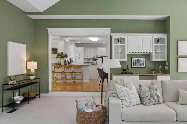 1015 W Cove Lane, Minnetrista, MN 55364