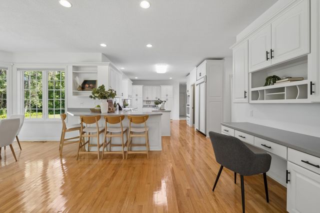 1015 W Cove Lane, Minnetrista, MN 55364