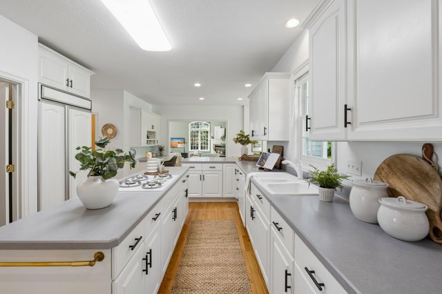 1015 W Cove Lane, Minnetrista, MN 55364