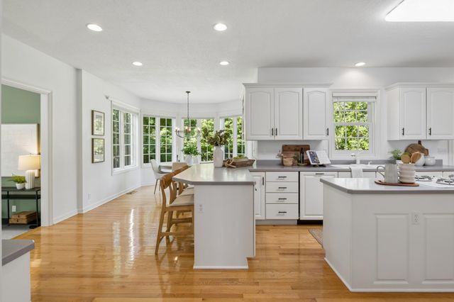 1015 W Cove Lane, Minnetrista, MN 55364