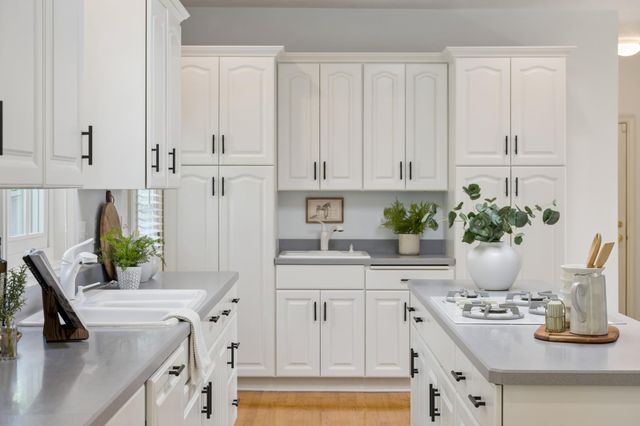1015 W Cove Lane, Minnetrista, MN 55364