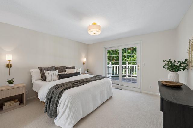1015 W Cove Lane, Minnetrista, MN 55364