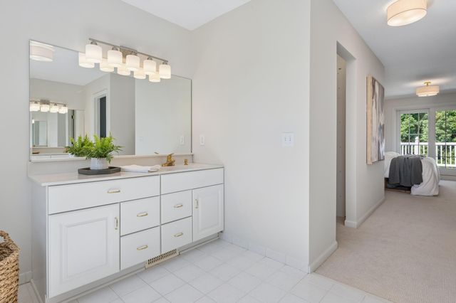 1015 W Cove Lane, Minnetrista, MN 55364