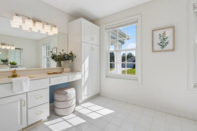 1015 W Cove Lane, Minnetrista, MN 55364