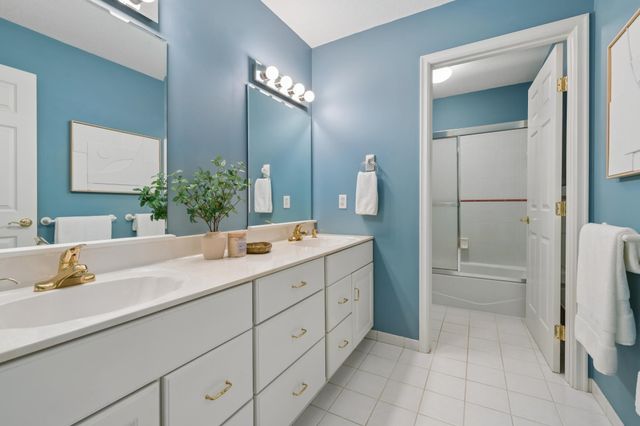1015 W Cove Lane, Minnetrista, MN 55364
