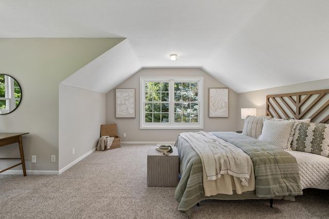 1015 W Cove Lane, Minnetrista, MN 55364