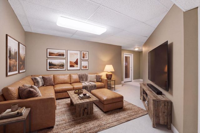 1015 W Cove Lane, Minnetrista, MN 55364