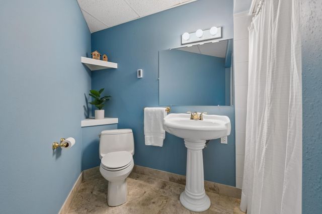 1015 W Cove Lane, Minnetrista, MN 55364