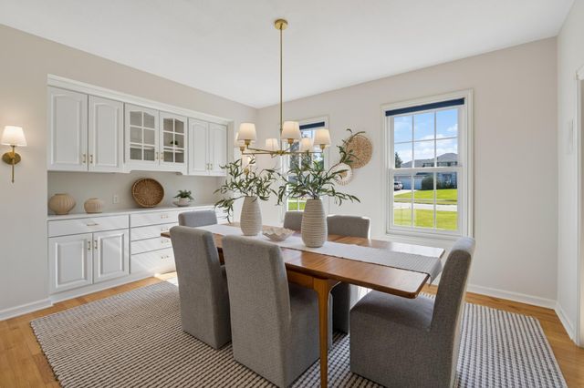 1015 W Cove Lane, Minnetrista, MN 55364