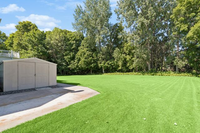 1015 W Cove Lane, Minnetrista, MN 55364
