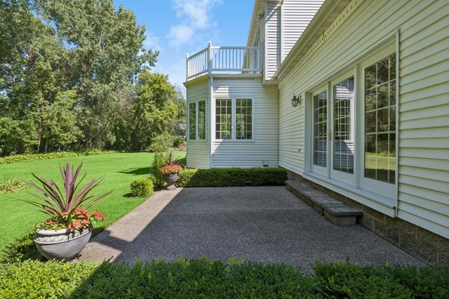 1015 W Cove Lane, Minnetrista, MN 55364