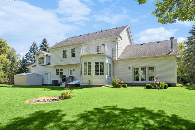 1015 W Cove Lane, Minnetrista, MN 55364