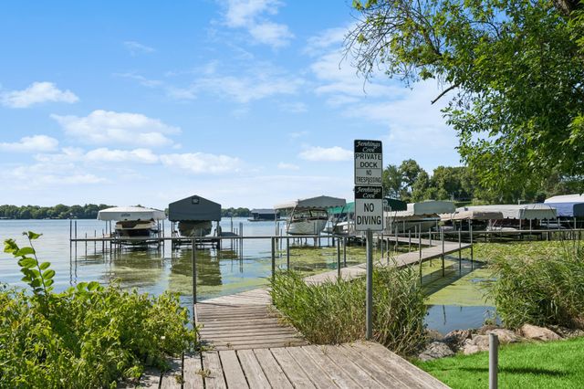 1015 W Cove Lane, Minnetrista, MN 55364