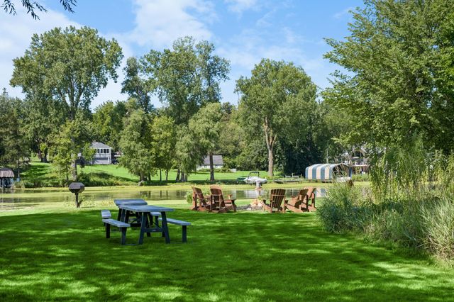 1015 W Cove Lane, Minnetrista, MN 55364