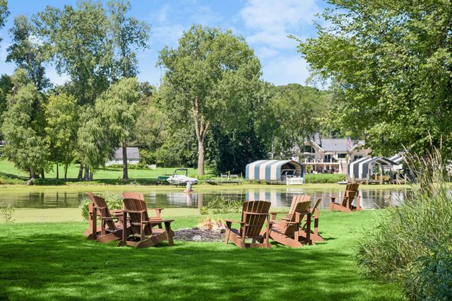 1015 W Cove Lane, Minnetrista, MN 55364