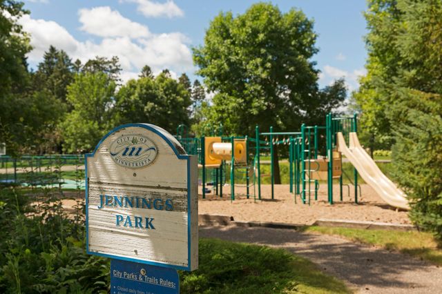 1015 W Cove Lane, Minnetrista, MN 55364