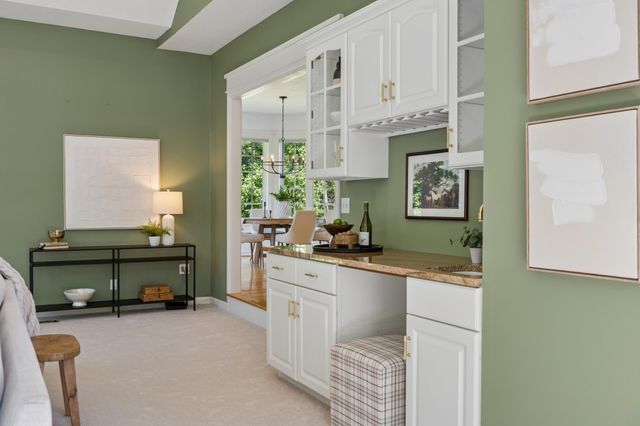 1015 W Cove Lane, Minnetrista, MN 55364