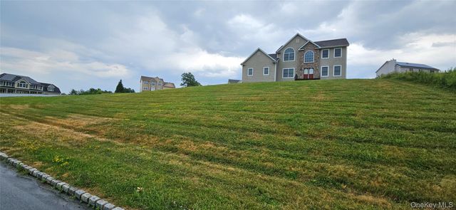 14 Trotter Lane, Rock Tavern, NY 12575