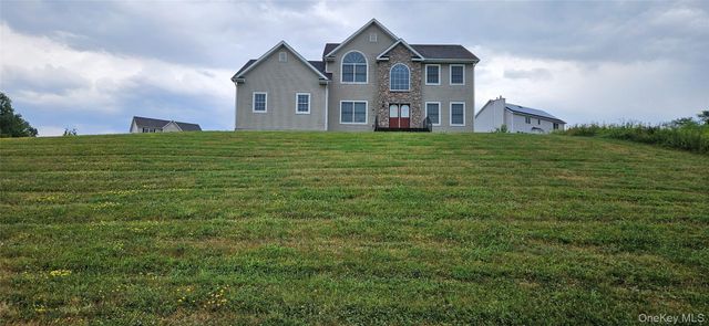 14 Trotter Lane, Rock Tavern, NY 12575