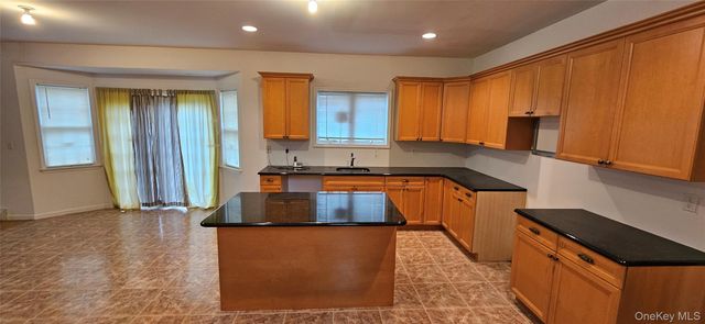 14 Trotter Lane, Rock Tavern, NY 12575