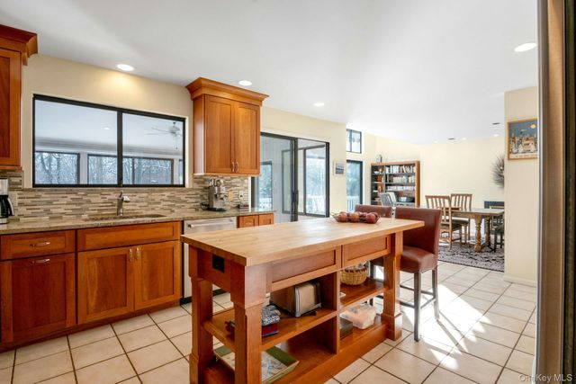 637 Long Hill Road W, Briarcliff Manor, NY 10510