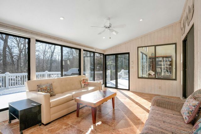 637 Long Hill Road W, Briarcliff Manor, NY 10510