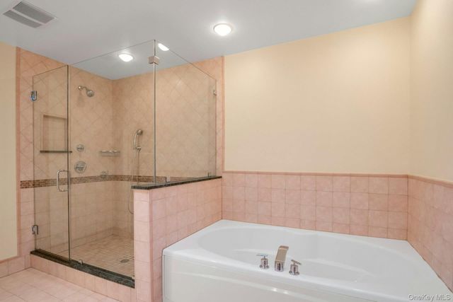 637 Long Hill Road W, Briarcliff Manor, NY 10510