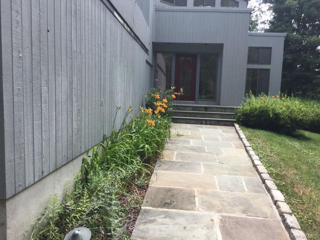 637 Long Hill Road W, Briarcliff Manor, NY 10510