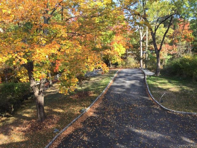 637 Long Hill Road W, Briarcliff Manor, NY 10510