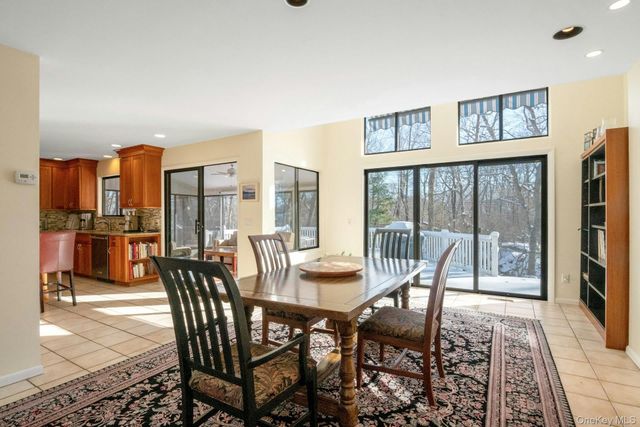 637 Long Hill Road W, Briarcliff Manor, NY 10510