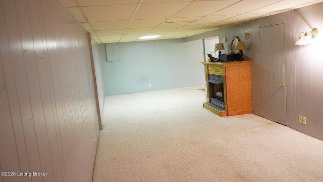 6703 Barbrook Rd, Louisville, KY 40258