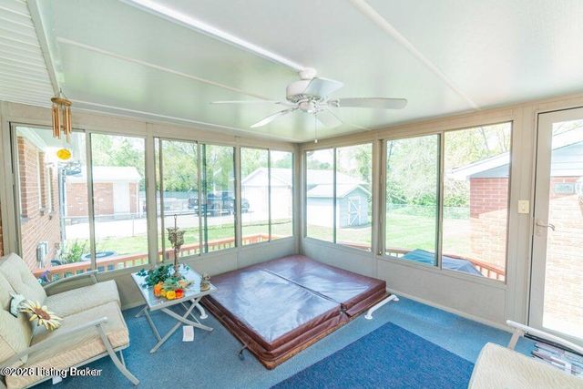 6703 Barbrook Rd, Louisville, KY 40258