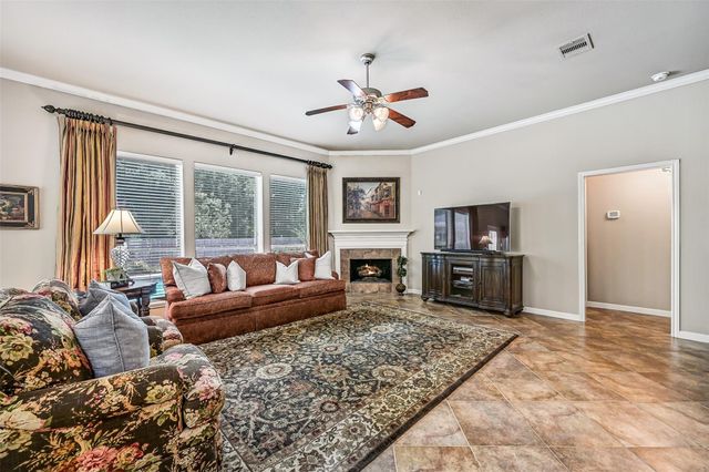 2427 Pioneer Oaks Drive, Fresno, TX 77545