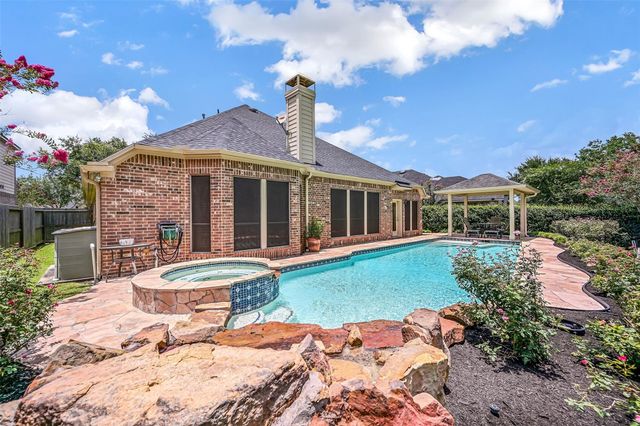 2427 Pioneer Oaks Drive, Fresno, TX 77545