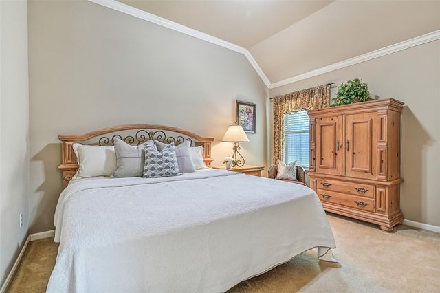 2427 Pioneer Oaks Drive, Fresno, TX 77545