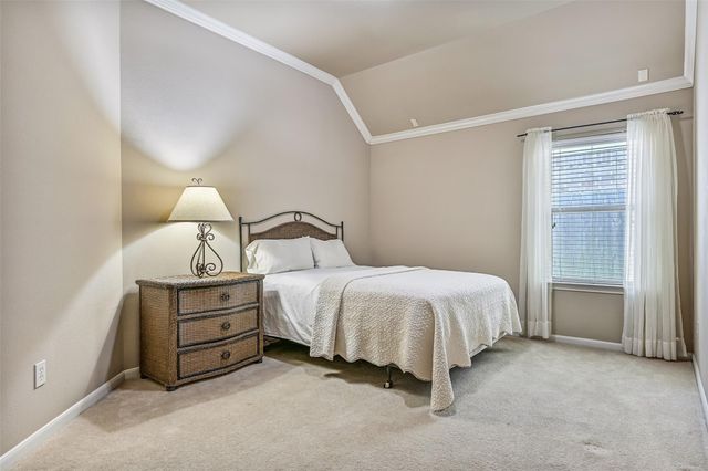 2427 Pioneer Oaks Drive, Fresno, TX 77545