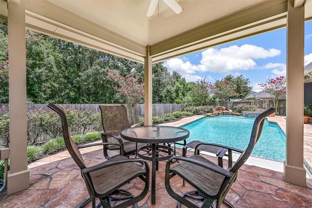 2427 Pioneer Oaks Drive, Fresno, TX 77545
