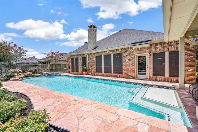 2427 Pioneer Oaks Drive, Fresno, TX 77545