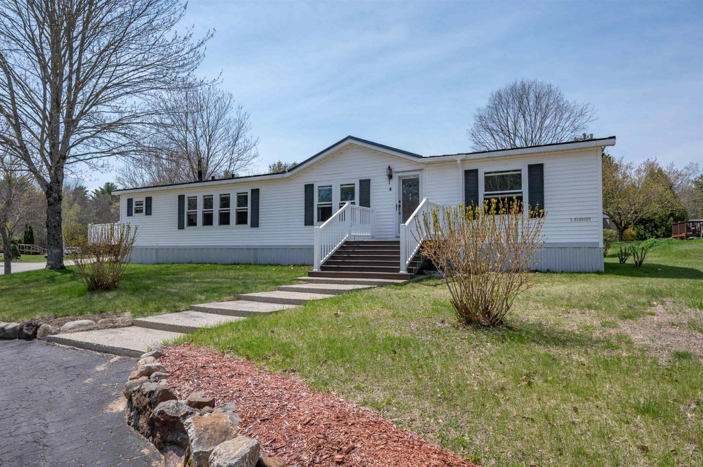 2 Kennedy Street, Epsom, NH 03234