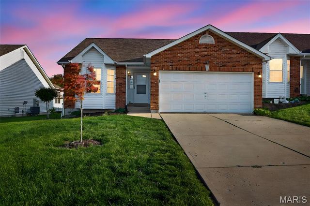 1043 Arlington Way, Warrenton, MO 63383