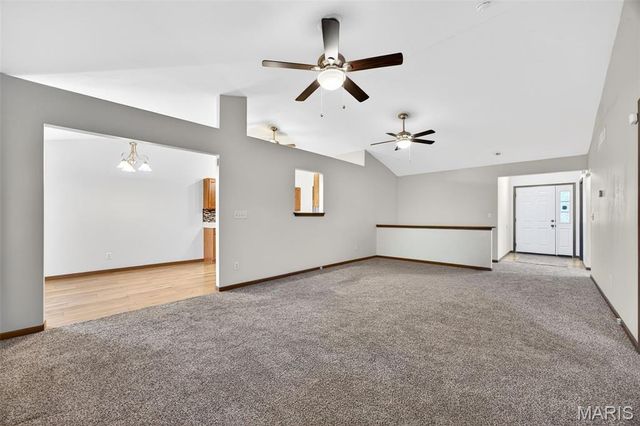 1043 Arlington Way, Warrenton, MO 63383