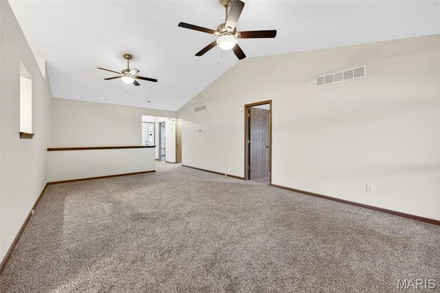 1043 Arlington Way, Warrenton, MO 63383