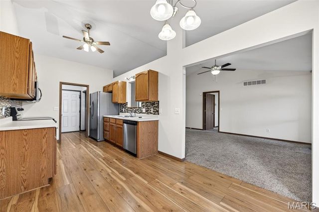 1043 Arlington Way, Warrenton, MO 63383
