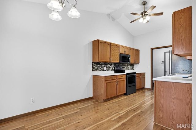 1043 Arlington Way, Warrenton, MO 63383