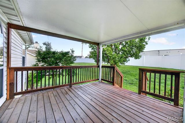 1043 Arlington Way, Warrenton, MO 63383