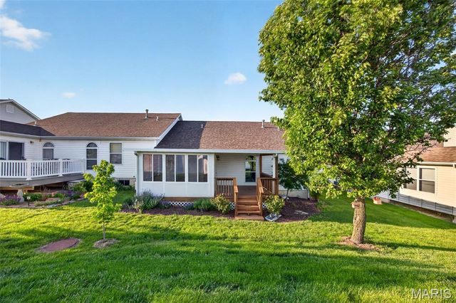 1043 Arlington Way, Warrenton, MO 63383