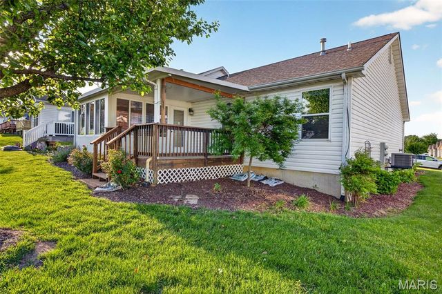 1043 Arlington Way, Warrenton, MO 63383