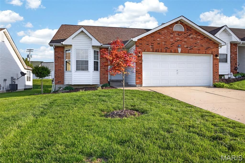 1043 Arlington Way, Warrenton, MO 63383