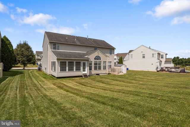 2538 BROWNSTONE CT, Dover, PA 17315