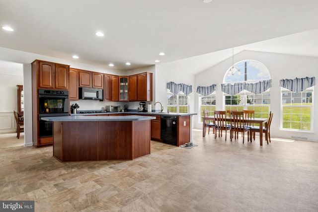 2538 BROWNSTONE CT, Dover, PA 17315